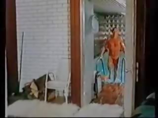 Grubaska blondynka pieprzy w prysznic w rocznik wina seks film